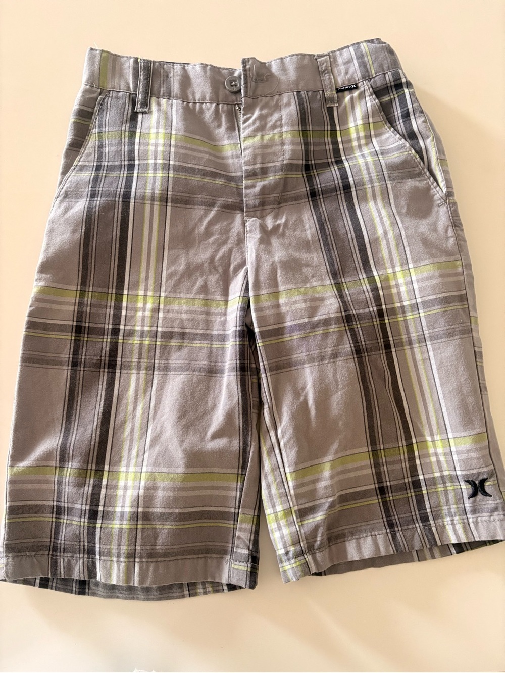 BOYS 8T Hurley Plaid Cotton Shorts in Gray and Lime
